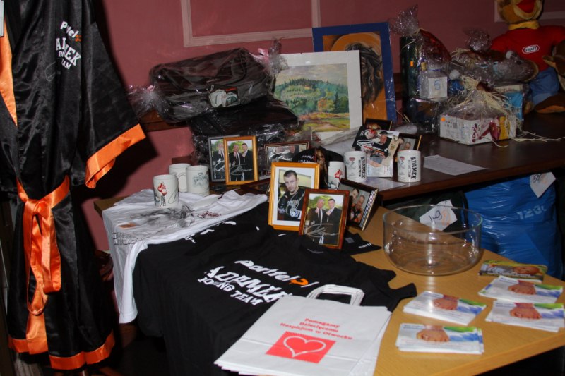 2400 zlotych za bilet i spodenki adamka kat 48