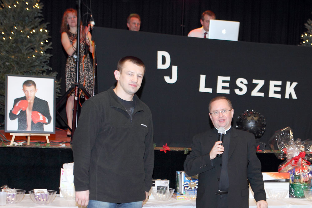 600 dolarow za portret tomasza adamka kat 15