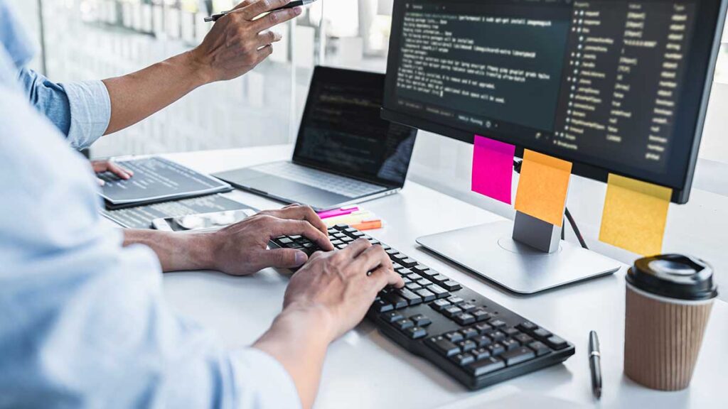 80 pracownikow chce laczyc prace zdalna z praca w biurze kat