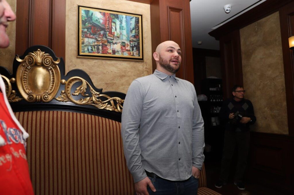 Adam kownacki babyface na greenpoincie spotkal sie z fanami z ny zdjecia kat 48