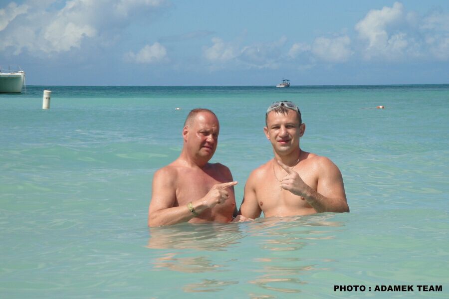 Adamek odpoczywal na arubie kat 48