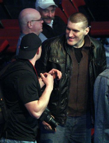 Adamek pokonal kolosa kat 15