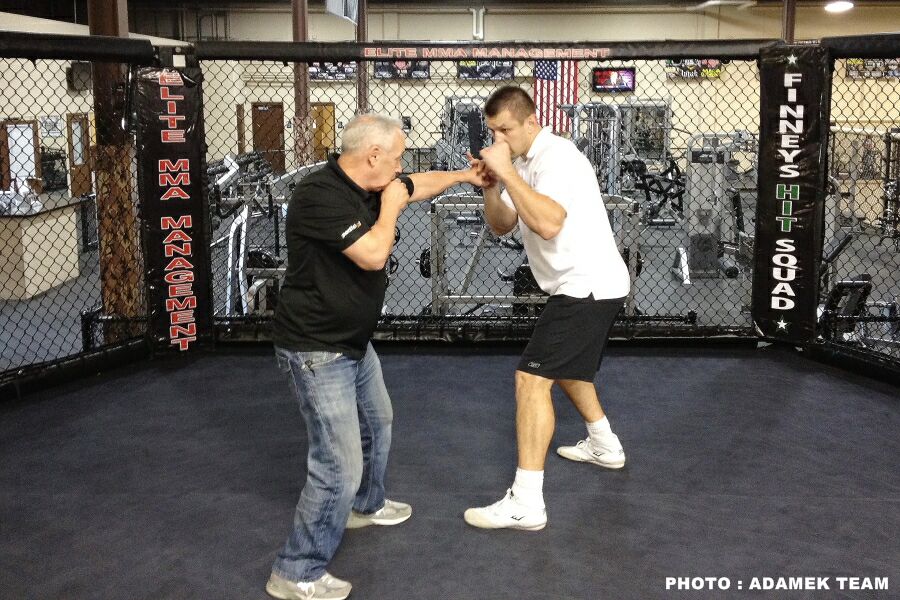 Adamek trenuje w st louis kat 48