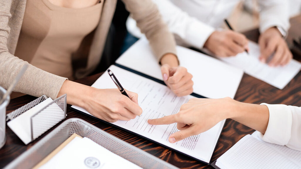 Adwokat w nj i nj prowadzi sprawy rodzinne cywilne karne i administracyjne w polsce ewa pekalska kat