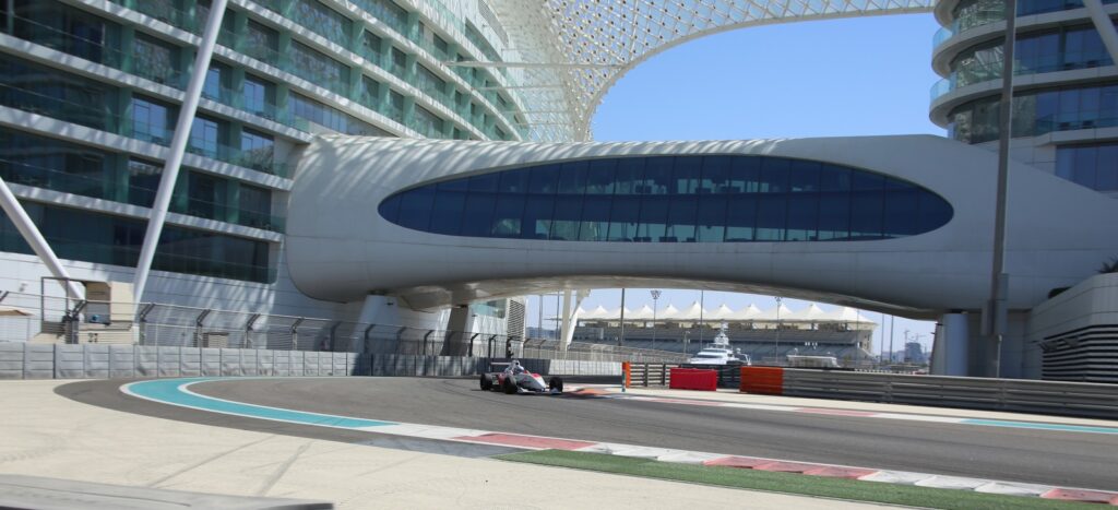 Alex karkosik mistrzem formuly gulf kat 48