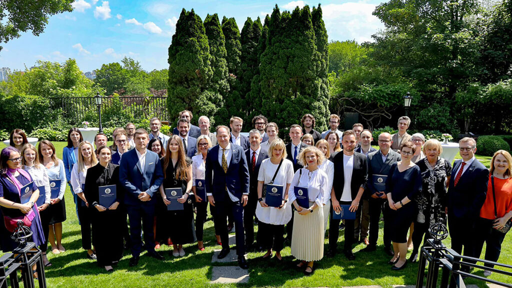 Ambasador brzezinski spotkal sie ze stypendystami fundacja kosciuszkowska polska kat