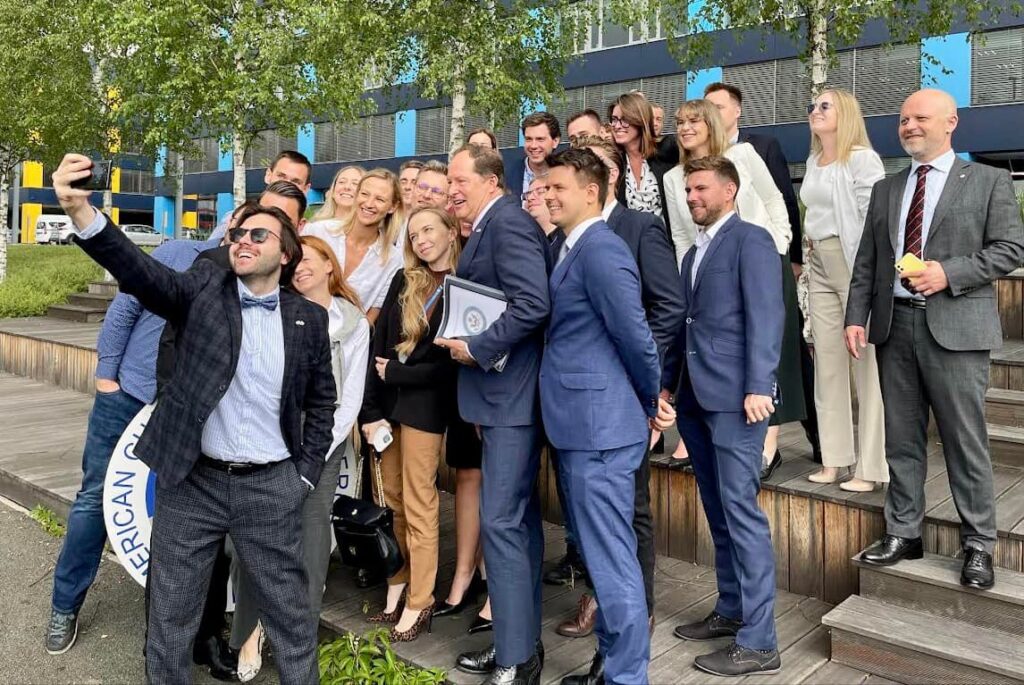 Ambasador usa mark brzezinski z wizyta w krakowie w ramach podrozy po polsce kat