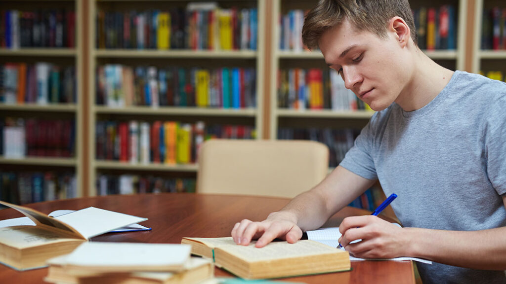 Ambitni i zdecydowani tegoroczni maturzysci chca studiowac i pracowac raport olx kat