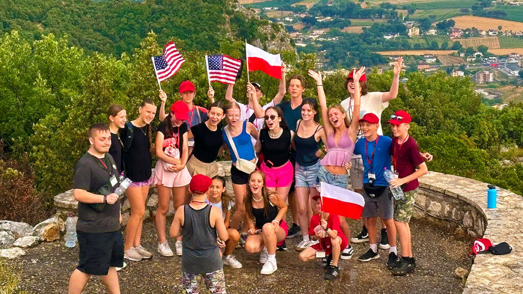 Aniol stroz w domostwach czyli co dzialo sie podczas polonijnego obozu mlodziezy wlochy polska 2024 kat