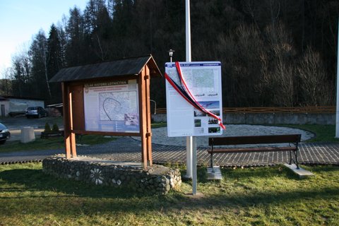 B24 california rocket zaznaczona na szlaku turystycznym lotnicze slady w karpatach kat 13