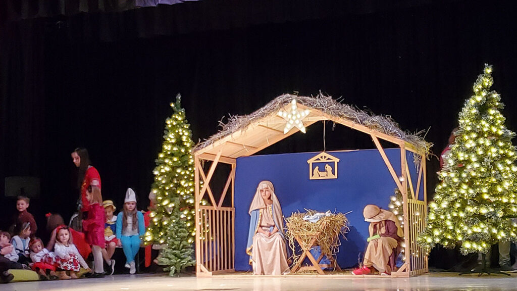 Bajkowe jaselka w polskiej szkole na long island odkrywaja prawdziwe wartosci czlowieka kat 20