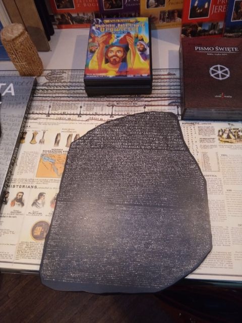Biblia ksiega nad ksiegami skarzyska wystawa kat 13