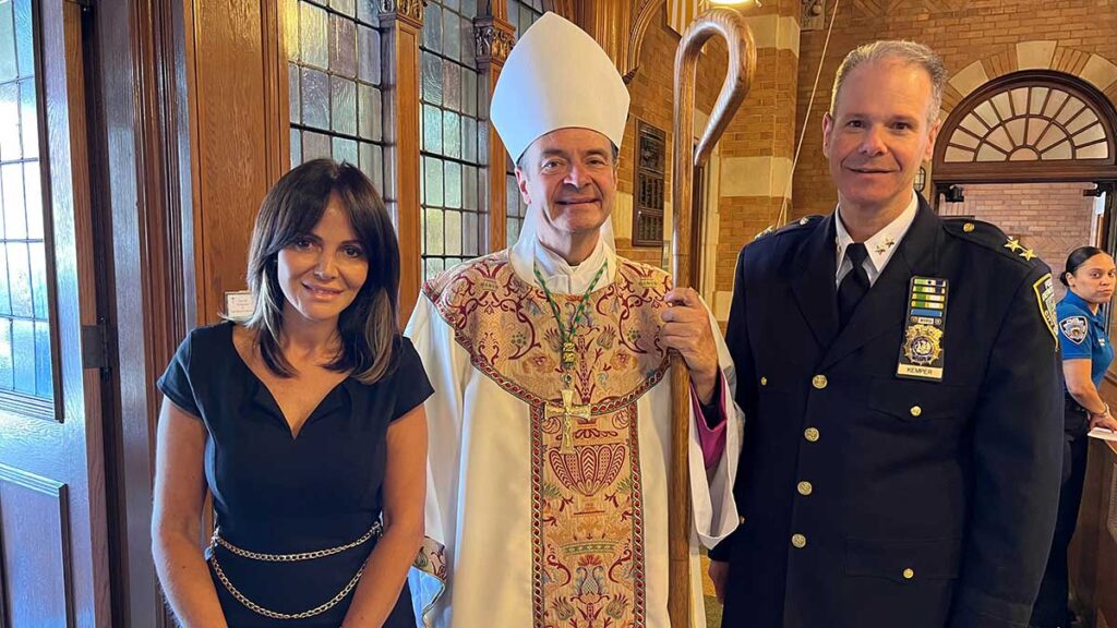 Bishop brennan to nypd officers at memorial mass you have the prayers of a lot of us kat