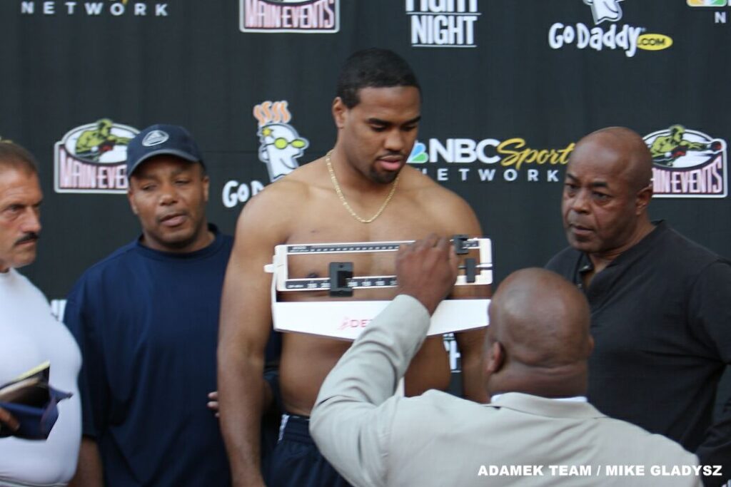 Chambers lzejszy od adamka kat 15