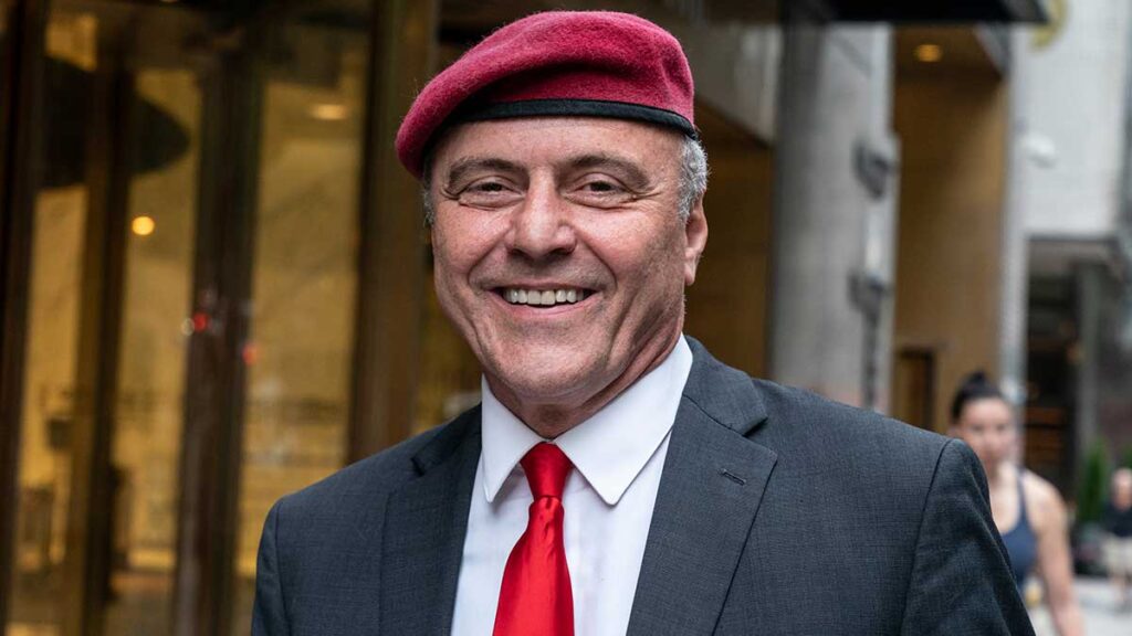 Czy polskiego pochodzenia curtis sliwa pokona erica adamsa w wyborach na burmistrza nowego jorku kat