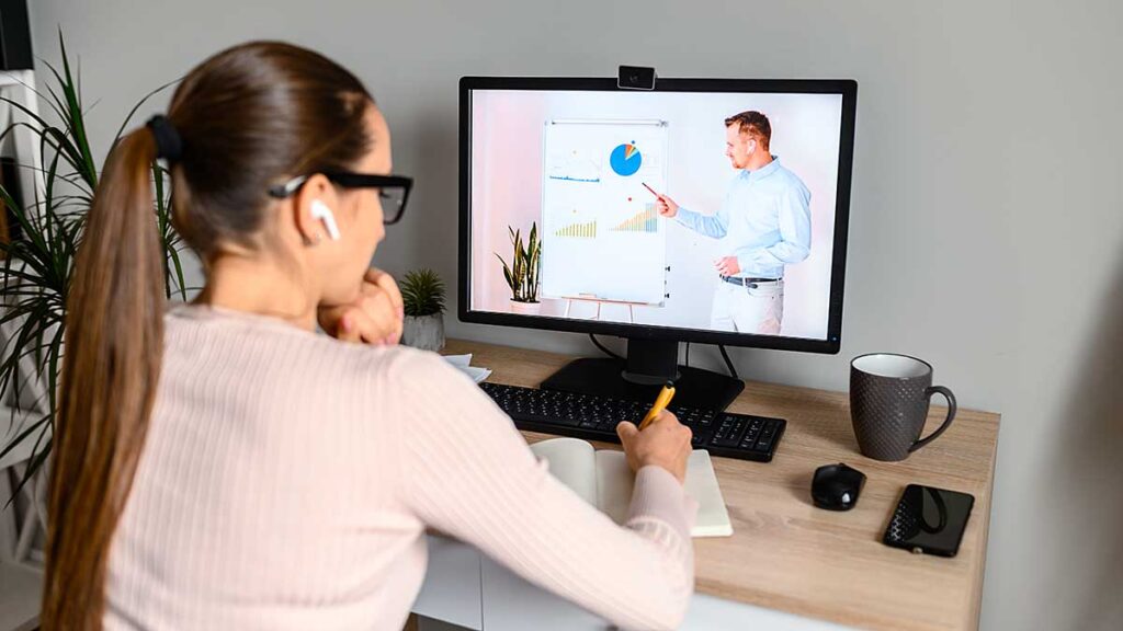 Darmowe kursy online rosnie zainteresowanie nimi takze wsrod polonii usa sprobuj navoica kat