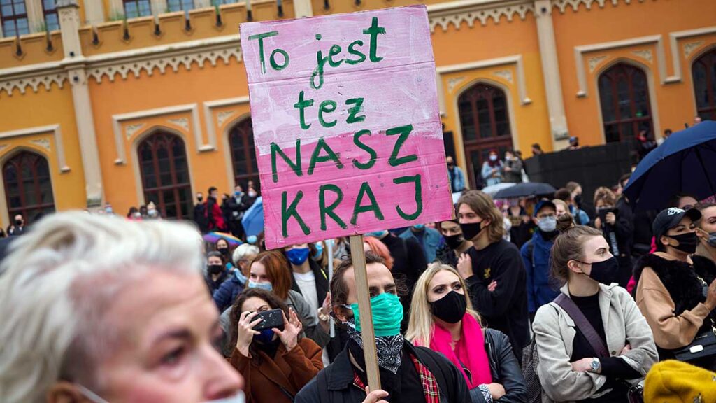 Demokracja globalizacja i ruch wolnych ludzi kat