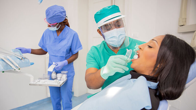 Dentysta na greenpoincie przyjmuje w niedziele gabinet dentystyczny air touch dental brothers zaprasza polonie kat