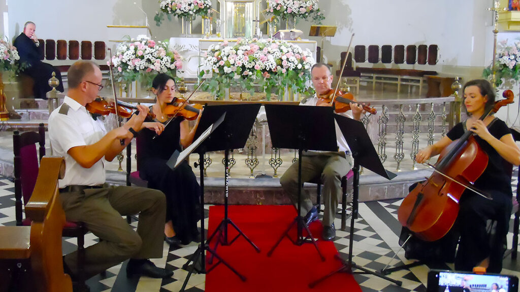 Dziennik polonijny na koncercie kwartetu smyczkowego we wsoli kat