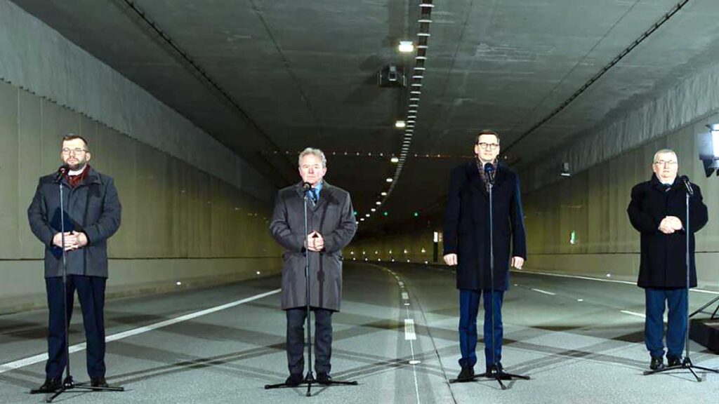 Dzis otwarto najdluzszy tunel w polsce kat