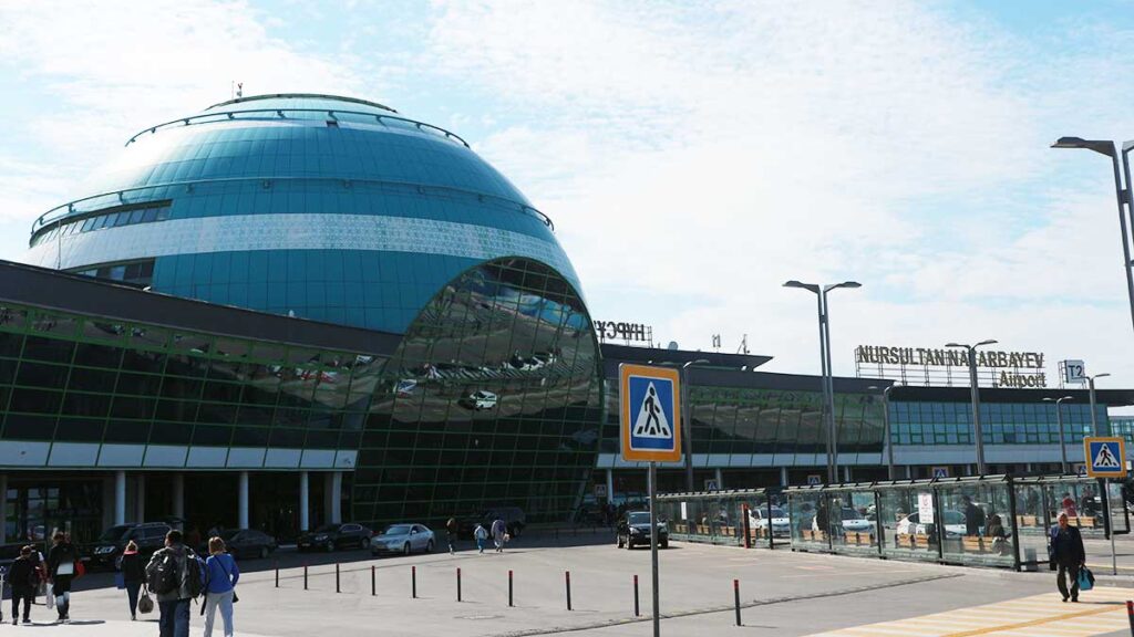 Dzisiaj po ponad rocznej przerwie samolot pll lot leci do kazachstanu kat