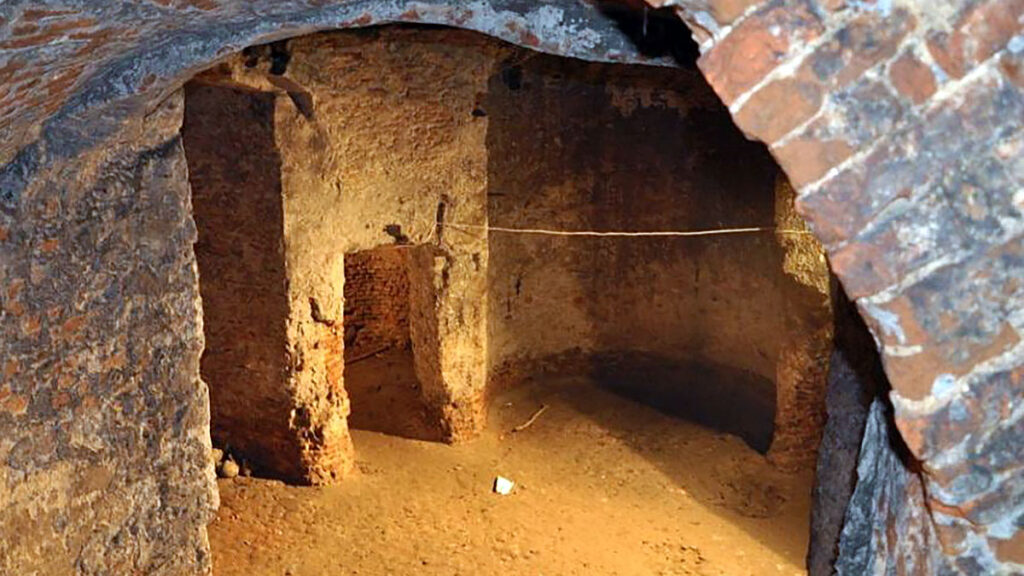 Elizeum podziemna rotunda kat