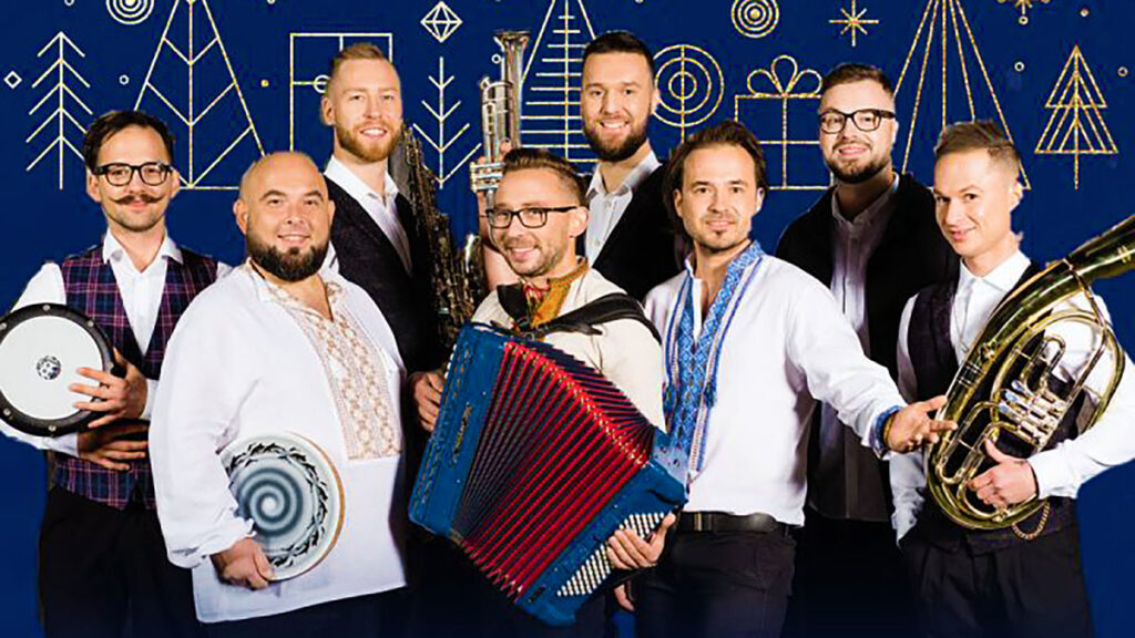 Enej gra polskie koledy i pastoralki w parafii sw stanislawa kostki w nowym jorku kat