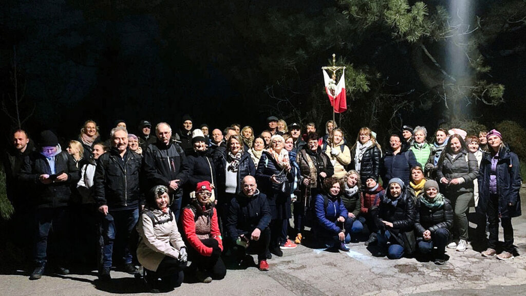 From kahlenberg to the papal cross polish night way of the cross in vienna kat