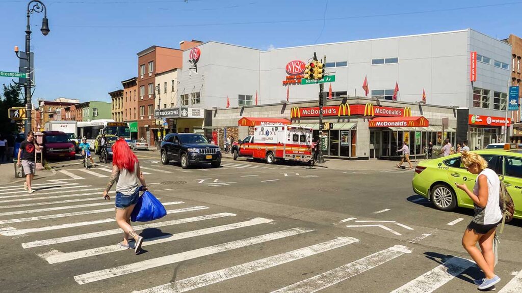 Greenpoint tu i teraz gra terenowa dla dzieci i mlodziezy w nowym jorku kat
