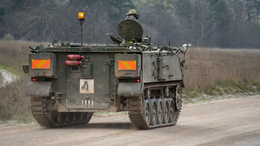 Grupa metinvest rozpoczela produkcje ekranow ochronnych dla transporterow opancerzonych stryker kat