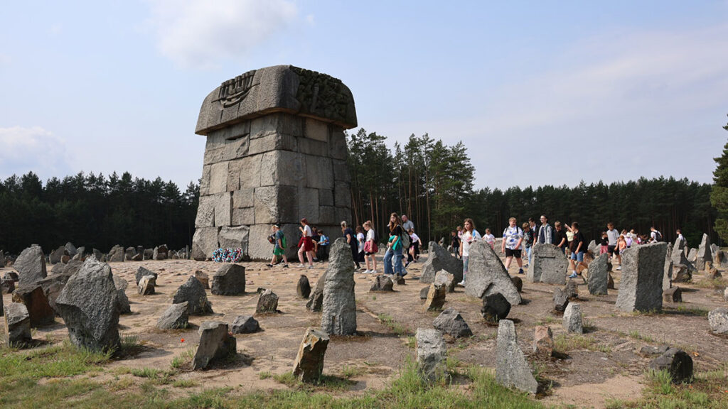 Heschel center news treblinka spacer przez historie i pamiec kat