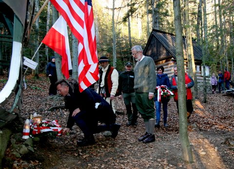 Hold amerykanskim lotnikom w ochotnicy gornej kat 25