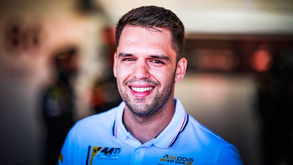 Igor walilko z dobrym tempem w misano mimo uszkodzen samochodu kat