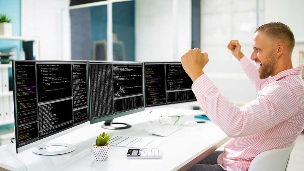 Informatycy nie boja sie inflacji branza it nadal w formie zarabiaja coraz wiecej kat