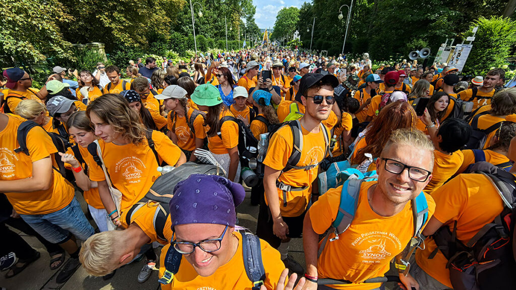 Jestesmy kosciolem na jasna gore przybywaja tysiace pielgrzymow kat