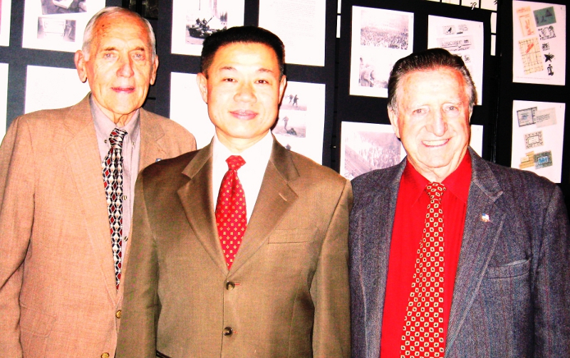 John liu wishes a merry christmas to new yorks polish americans kat 20