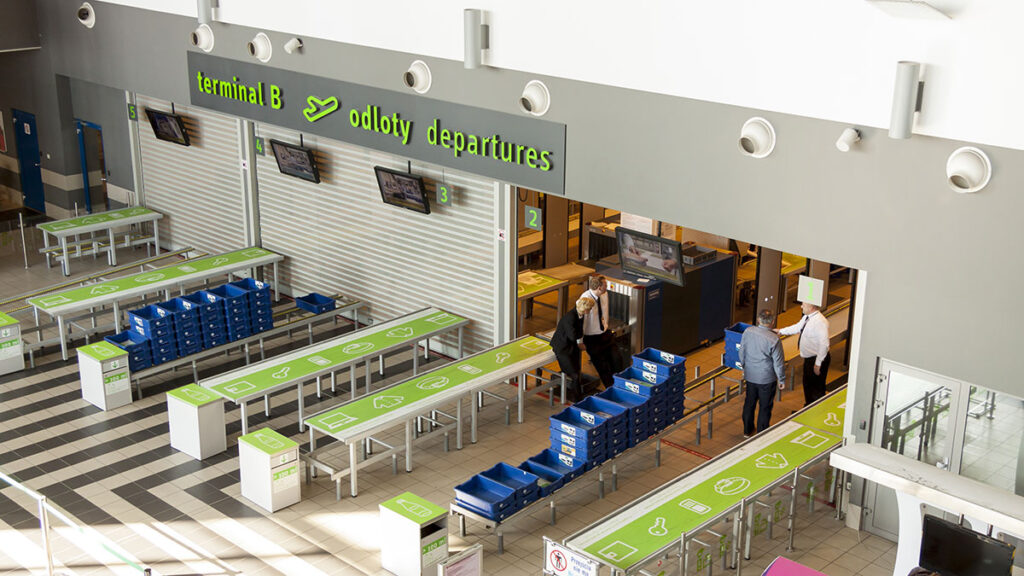 Juz w tym miesiacu testy antygenowe po przylocie do katowice airport kat