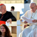 Kard dziwisz franciszek w krakowie modlil sie nad ranem i sam pral skarpetki kat