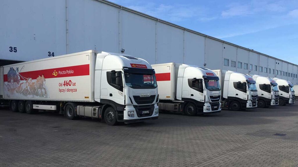 Kolejny pocztowy transport z pomoca humanitarna dla ukrainy wartosci ponad 1000000 zl kat