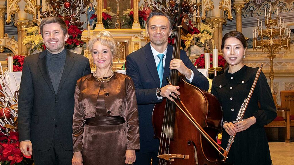 Koncert polskich i miedzynarodowych koled w kosciele sw stanislawa kostki na greenpoincie kat