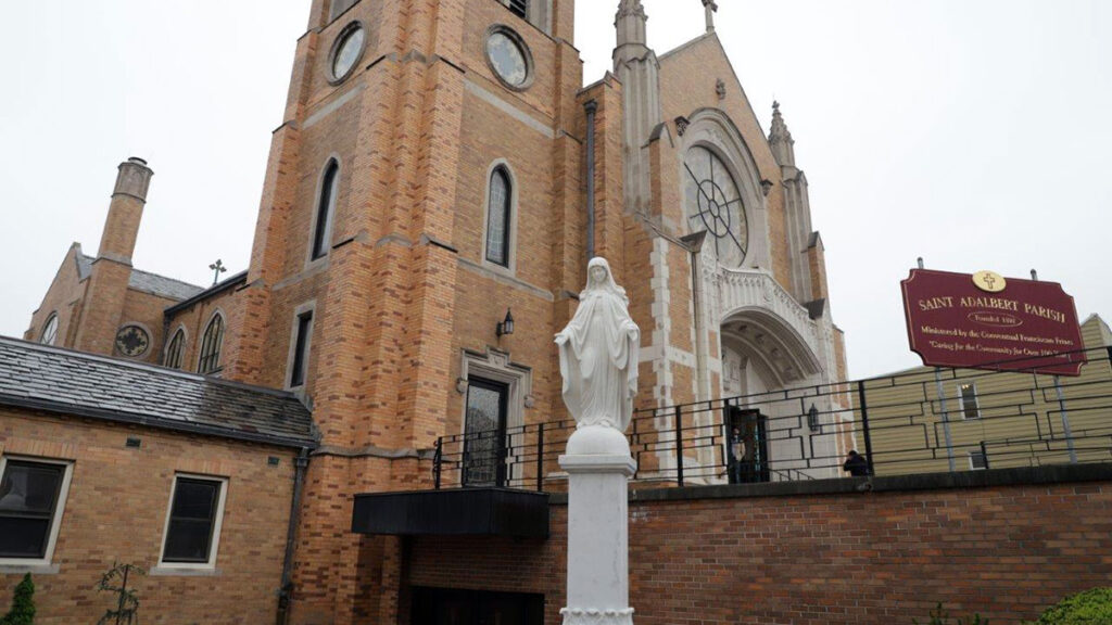 Koronacja figury matki bozej niepokalanej w parafii sw wojciecha w elmhurst ny kat