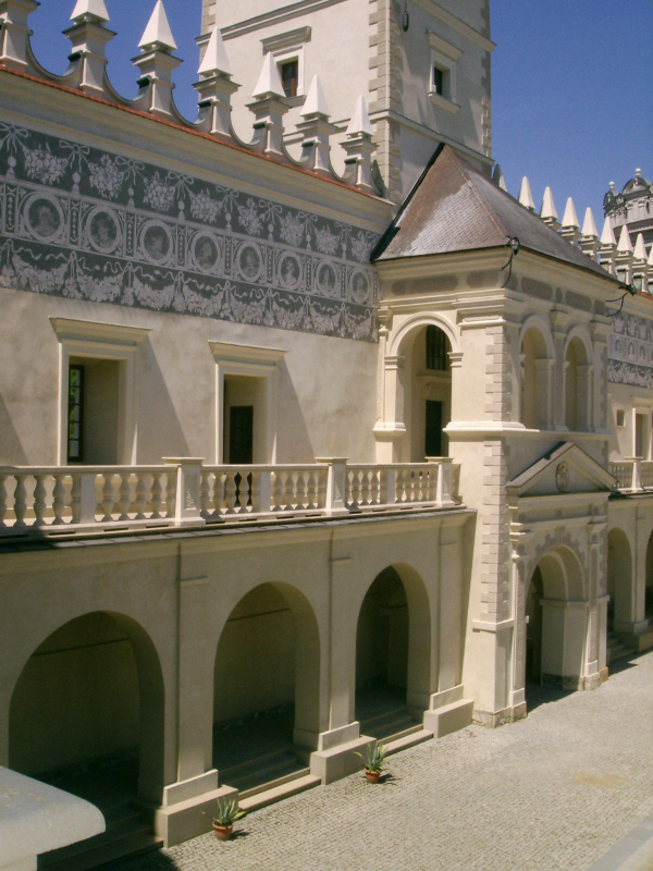 Krasiczyn zespol palacowo zamkowy na podkarpaciu kat 13