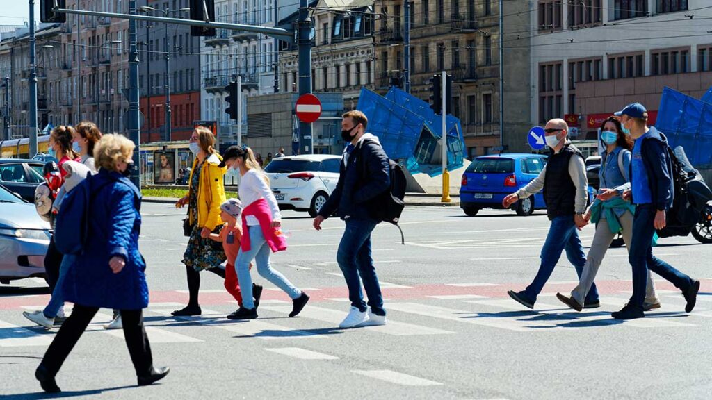 Lagodzenie obostrzen w polsce na czas wakacji kat