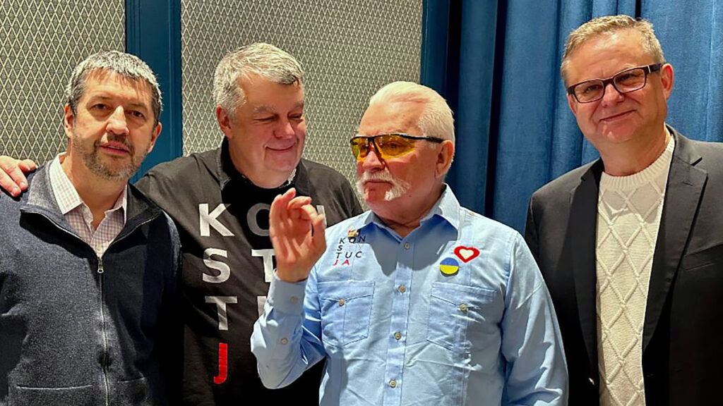 Lech walesa asks congress to help fight russias invasion of ukraine europe kat