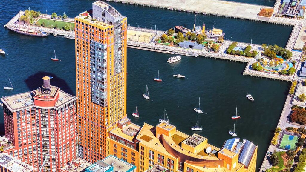 Licea w nowym jorku beda otwarte 22 marca kat