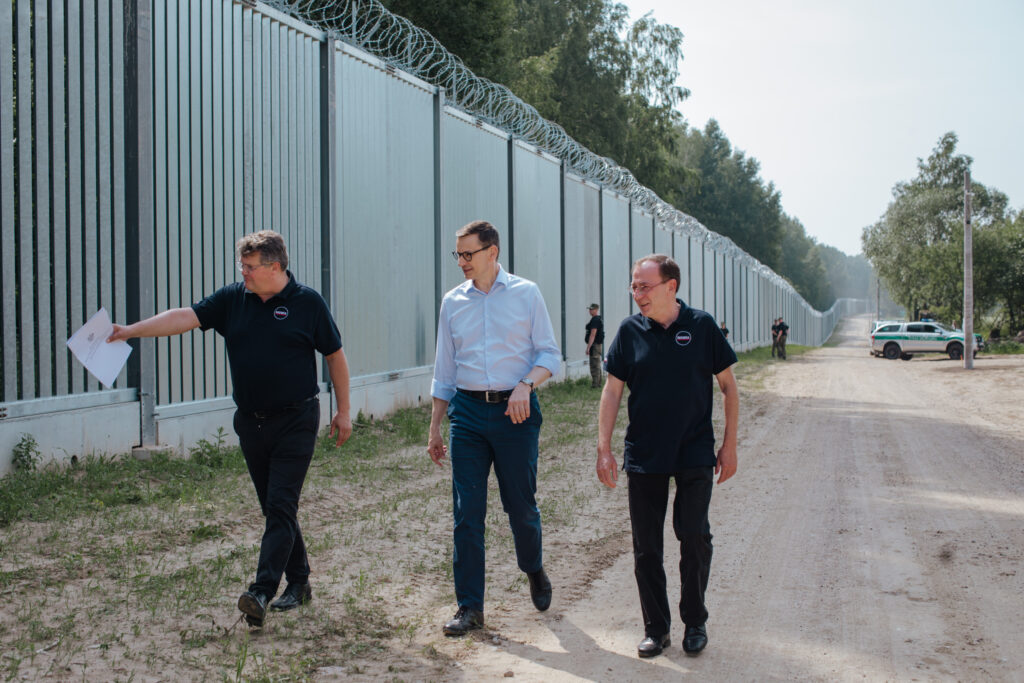 Liczaca okolo 186 km bariera fizyczna na granicy polsko bialoruskiej ukonczona kat