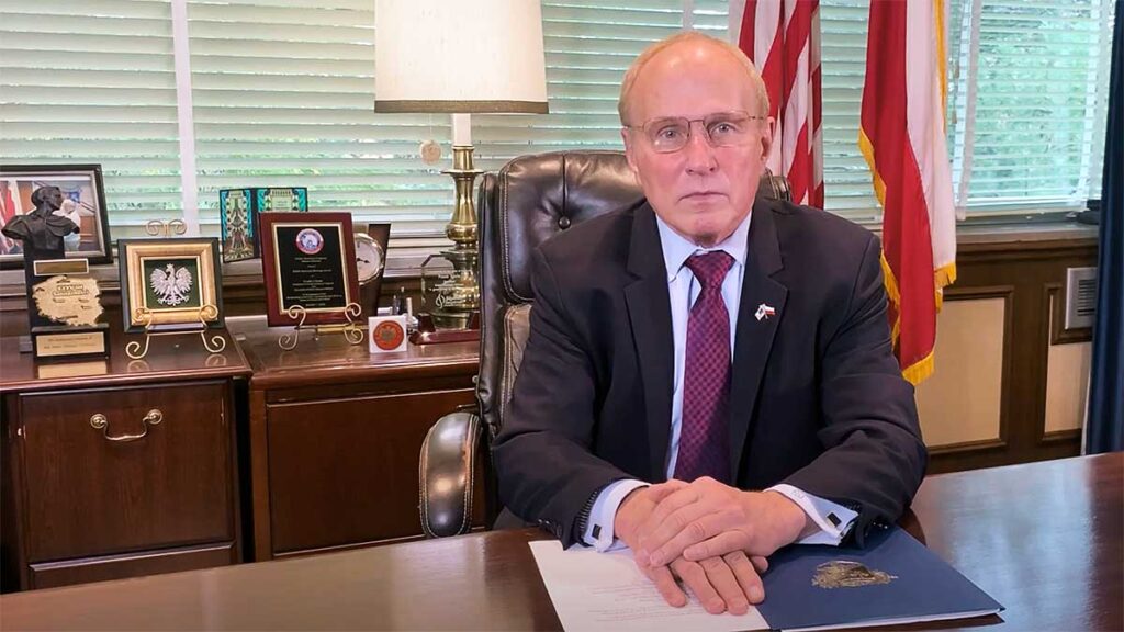 List prezydenta pac do prezydenta bidena w sprawie zwiekszonej rosyjskiej obecnosci wojskowej w poblizu granicy z ukraina kat