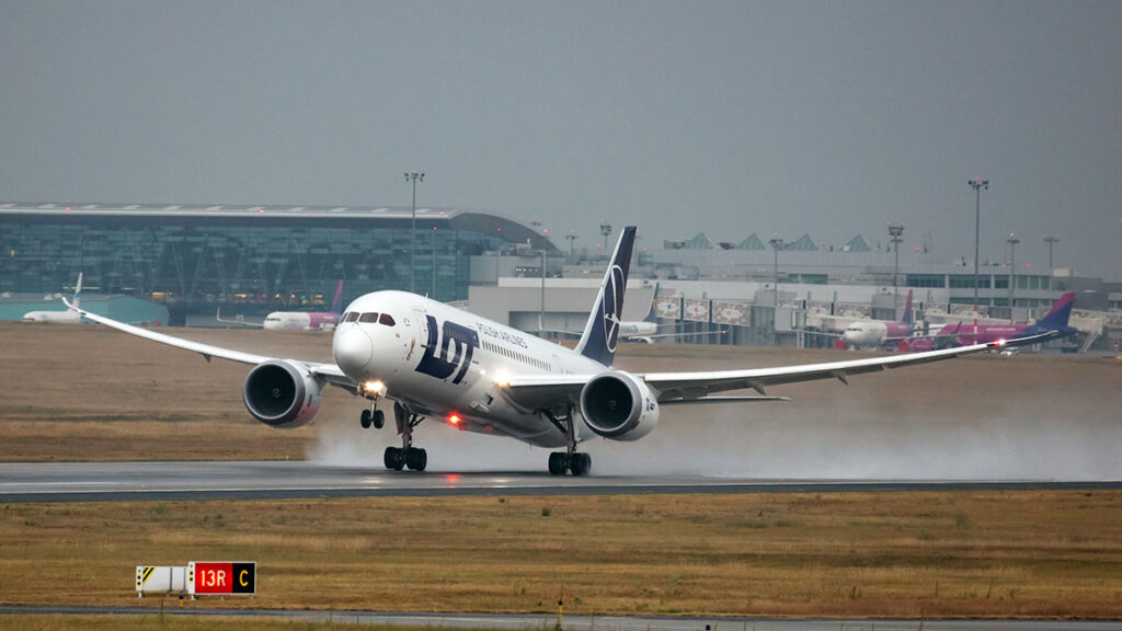 Lot wznawia rejsy z rzeszowa do newarku i otwiera nowe polaczenia kat