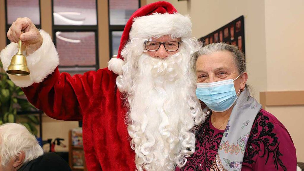 Mikolaj w klubie seniora pete mcguinness na greenpoincie kat