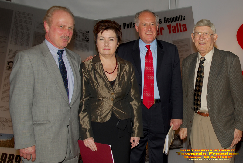 Multimedia exhibit towards freedom 04 24 2007 kat 15